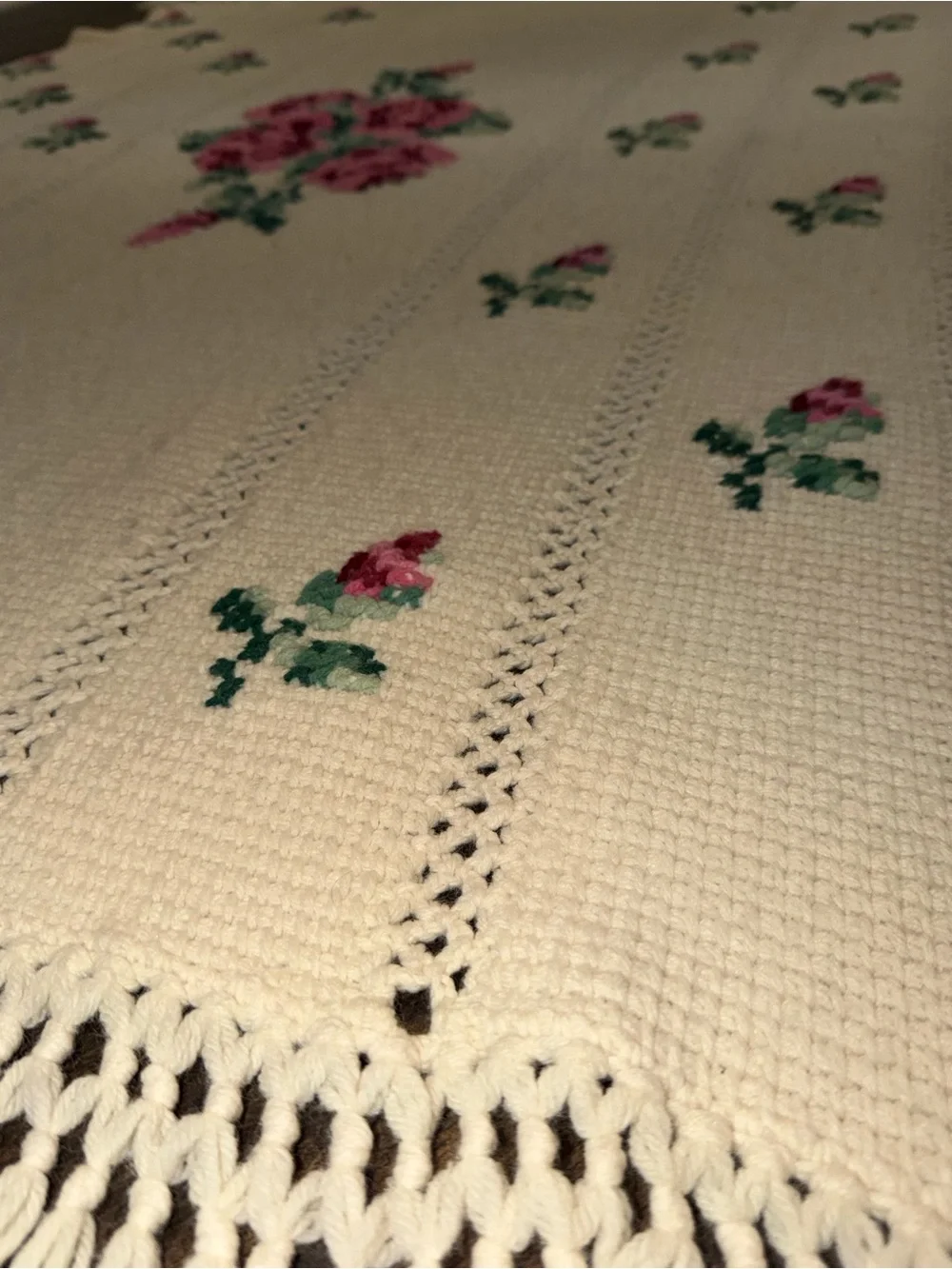 Vintage hand made throw blanket rose buds